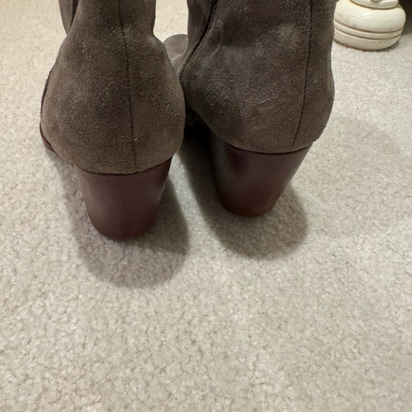 Booties stacked cool heel detail 7. - Picture 7 of 7